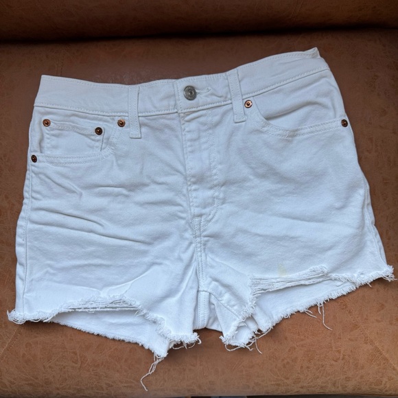 LEVIS HIGH RISE SHORTS WHITE SIZE 28 GUC SEE CALLOUT - Picture 1 of 6